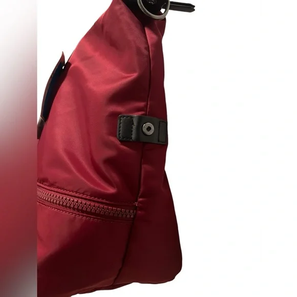 Mondani New York Burgandy Weekender Tote Bag - Picture 3 of 8